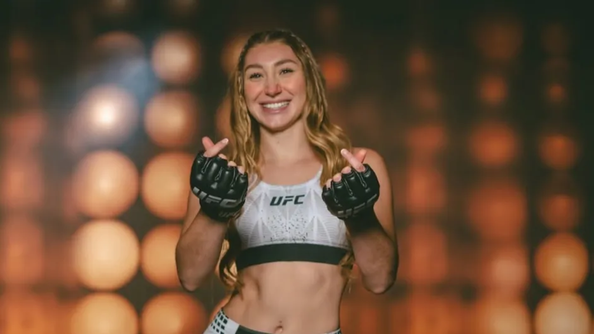 Regina Tarín cumple 22 años: de entrenar con John Cena a consolidarse en UFC